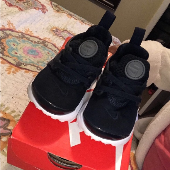 Nike Other - Navy blue Nike Presto